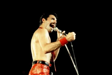 Freddie-Mercury-in-Chicago-Illinois